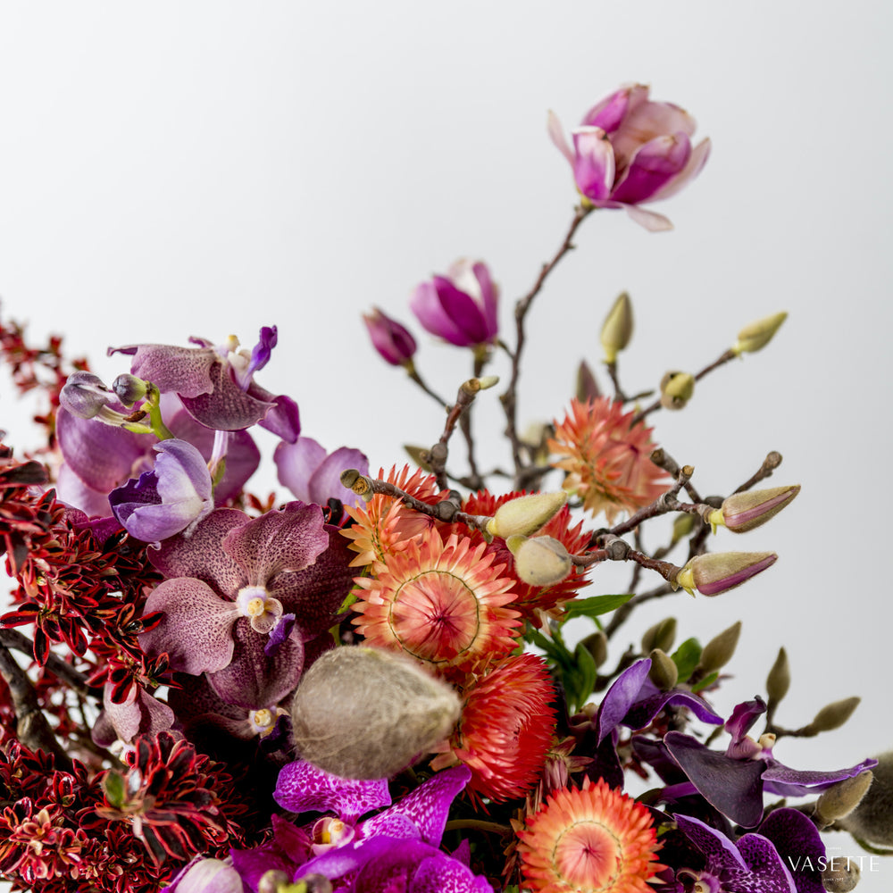 Sculptural Posy from Flowers Vasette